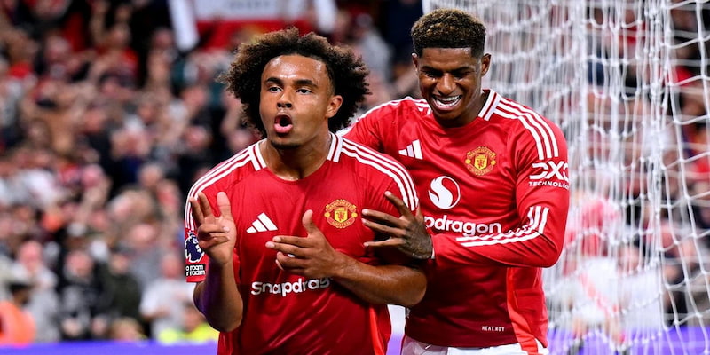 Zirkzee là tiền đạo rất được quan tâm tại Ngoại hạng Anh